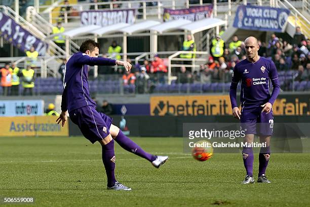 Josip Ilicic of ACF Fiorentina scores the opening goal during the Serie A match between ACF Fiorentina and Torino FC at Stadio Artemio Franchi on...