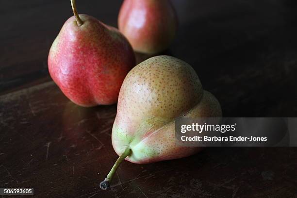 three forelle pears - forelle foto e immagini stock