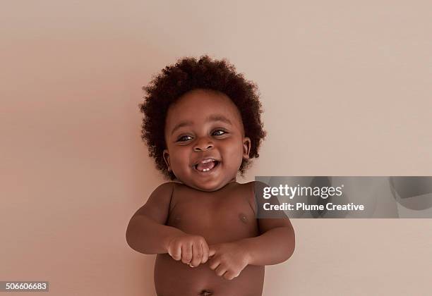mother and baby - baby fotografías e imágenes de stock