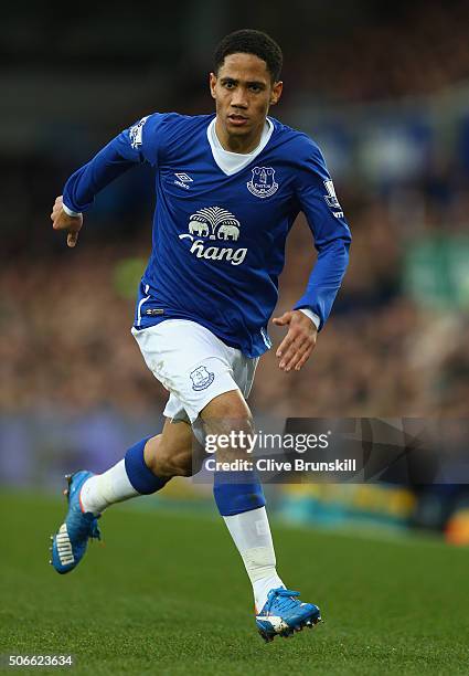 Steven Pienaar of Everton in action during the Barclays Premier League match between Everton and Swansea City at Goodison Park on January 24, 2016 in...