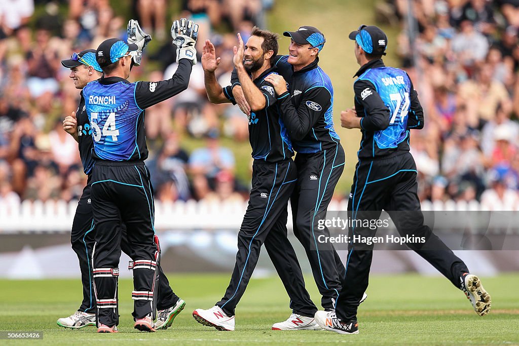 New Zealand v Pakistan - 1st ODI