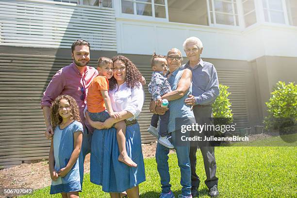 drei generationen von zu hause - aboriginal family stock-fotos und bilder