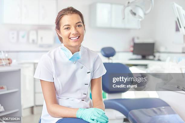 dental hygienist portrait - tunic 個照片及圖片檔