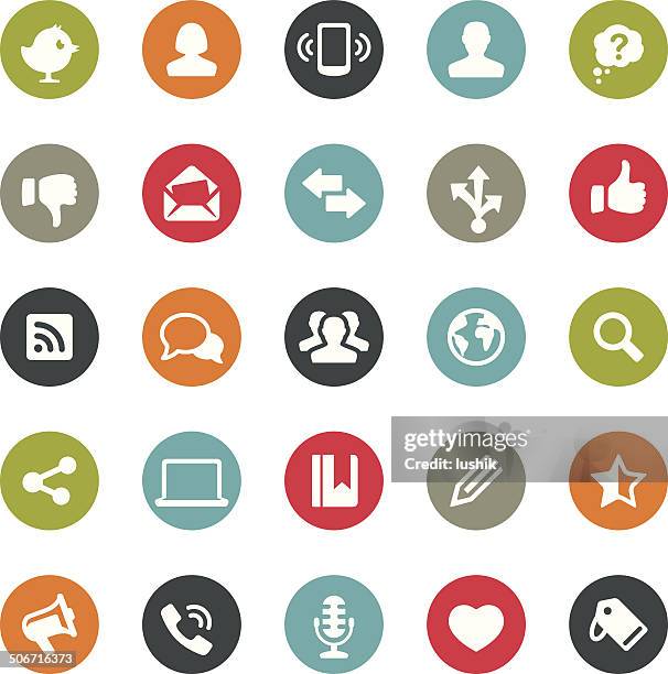 ilustraciones, imágenes clip art, dibujos animados e iconos de stock de social media icons/ringico serie - rss