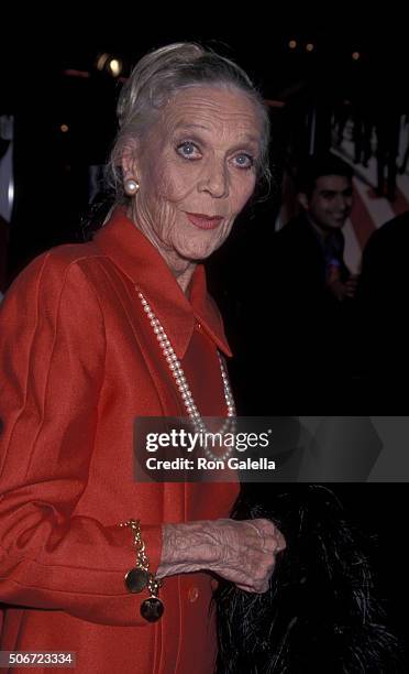 Patrice Wymore attends the world premiere of "Ocean's Eleven" on December 5, 2001 at Mann Village Theater in Westwood, California.