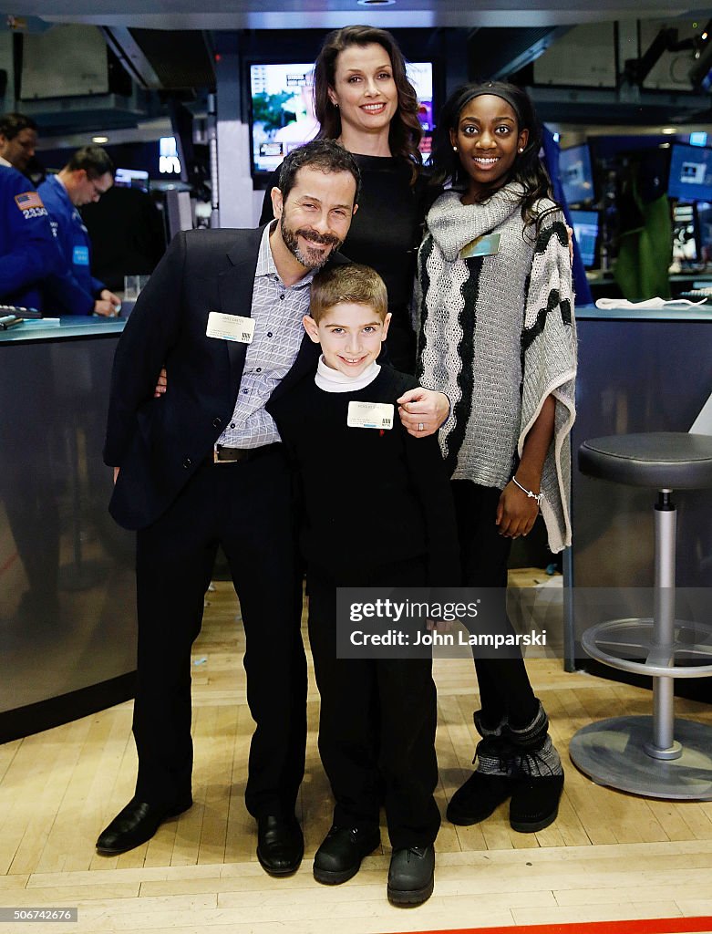 Bridget Moynahan And The Hole In The Wall Gang Camp Ring New York Stock Exchange Closing Bell