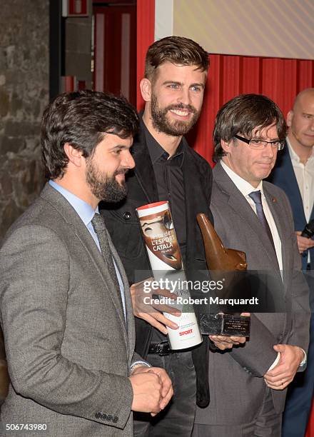 Gerard Pique and President of Catalunya Puigdemont attend the 'Festa De Esport Catala 2016 awards' on January 25, 2016 in Barcelona, Spain.