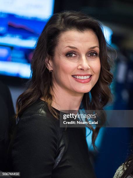 Bridget Moynahan attends the New York Stock Exchange closing bell at New York Stock Exchange on January 25, 2016 in New York City.