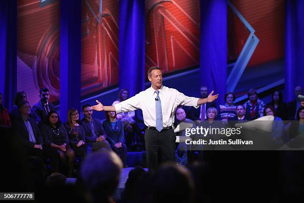 Democratic presidential candidate Martin O'Malley participates in a town hall forum hosted by CNN at Drake University on January 25, 2016 in Des...