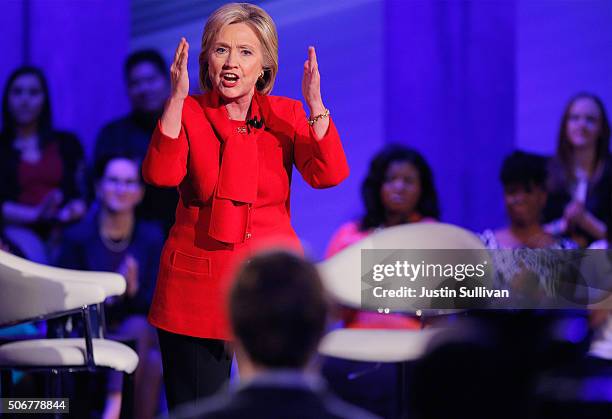 Democratic presidential candidate Hillary Clinton participates in a town hall forum hosted by CNN at Drake University on January 25, 2016 in Des...