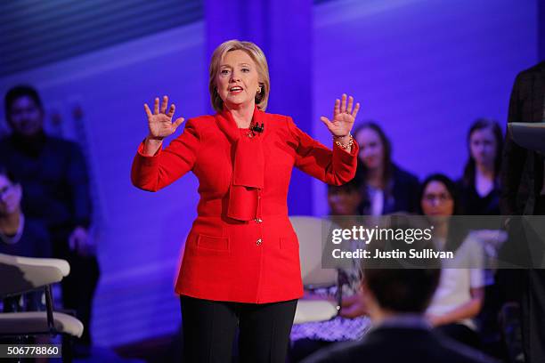 Democratic presidential candidate Hillary Clinton participates in a town hall forum hosted by CNN at Drake University on January 25, 2016 in Des...