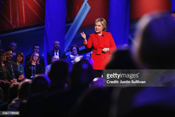 Democratic presidential candidate Hillary Clinton participates in a town hall forum hosted by CNN at Drake University on January 25, 2016 in Des...