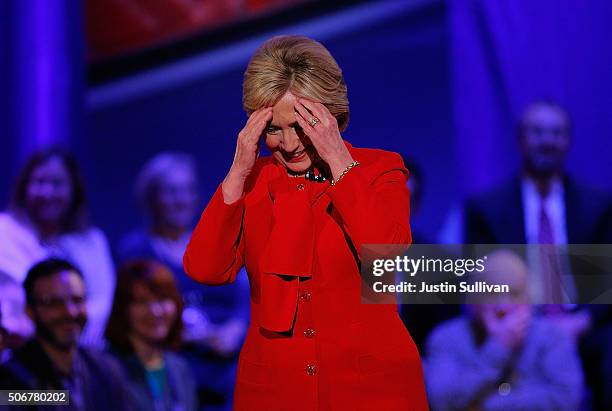 Democratic presidential candidate Hillary Clinton speaks during a town hall forum hosted by CNN at Drake University on January 25, 2016 in Des...