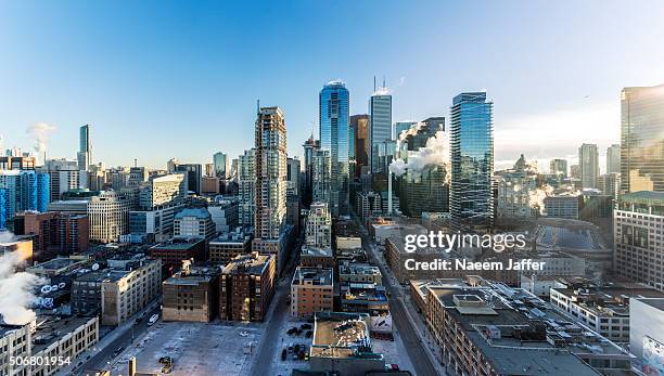 cold morning - toronto cityscape stock pictures, royalty-free photos & images