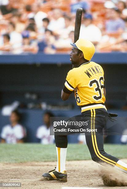 Marvell Wynne of the Pittsburgh Pirates bats against the New York Mets during an Major League Baseball game circa 1983 at Shea Stadium in the Queens...