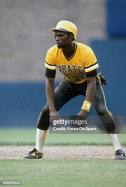 Marvell Wynne of the Pittsburgh Pirates leads off of second base against the New York Mets during an Major League Baseball game circa 1983 at Shea...