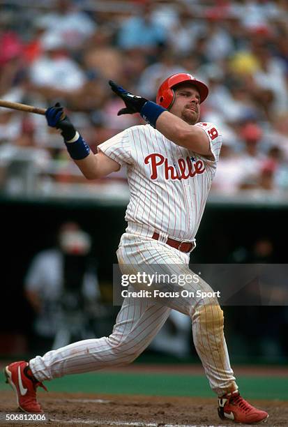 John Kruk of the Philadelphia Phillies bats during a Major League Baseball game circa 1993 at Veterans Stadium in Philadelphia, Pennsylvania. Kruk...