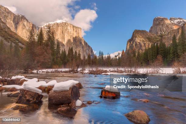 yosemite national park in winter , california - yosemite valley 個照片及圖片檔