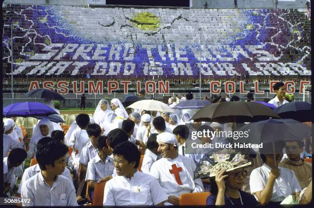 Crowds gathered for mass given by Pope John Paul ll in National Stadium.