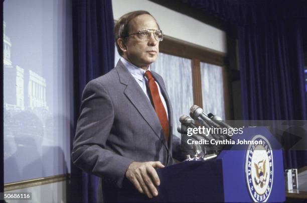 Sen. Sam Nunn speaking at press conference regarding the Persian Gulf.