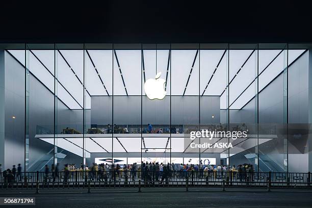 apple store in china - apple inc stock pictures, royalty-free photos & images