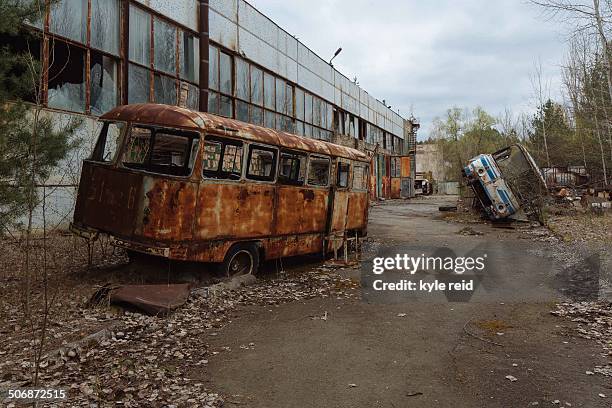 no bus service - chernobyl fotografías e imágenes de stock