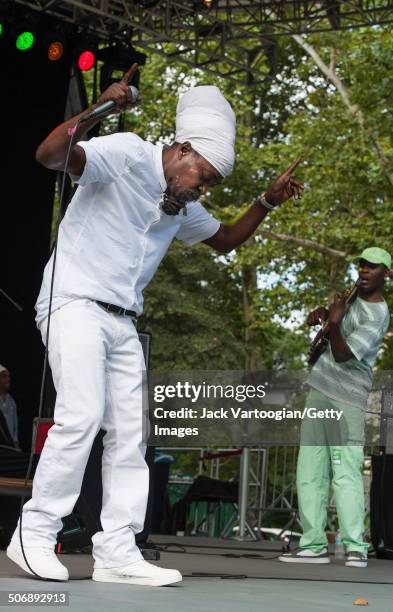 Jr Reed Singer 62 Derrick Reid Photos & High Res Pictures - Getty Images