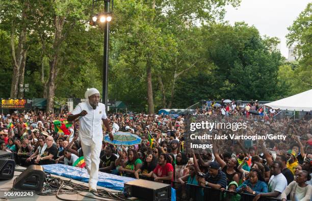 Jr Reed Singer Junior Reid Photos and Premium High Res Pictures - Getty Images