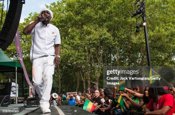 Jr Reed Singer Junior Reid Photos and Premium High Res Pictures - Getty Images