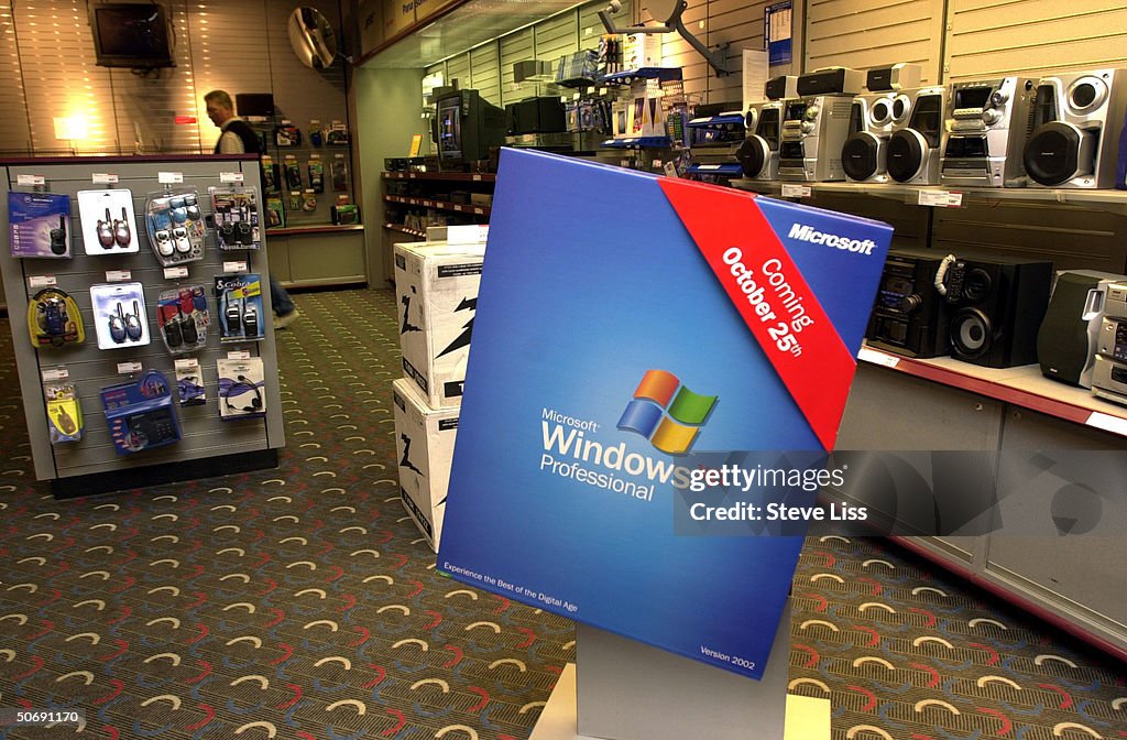 A Microsoft Windows XP display at a Mall
