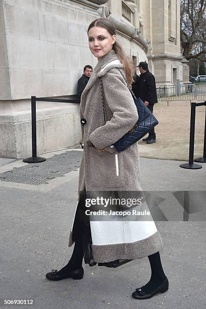 Lindsey Wixson attends the Chanel fashion show Paris Fashion Week Haute Coture Spring /Summer 2016 on January 26, 2016 in Paris, France.