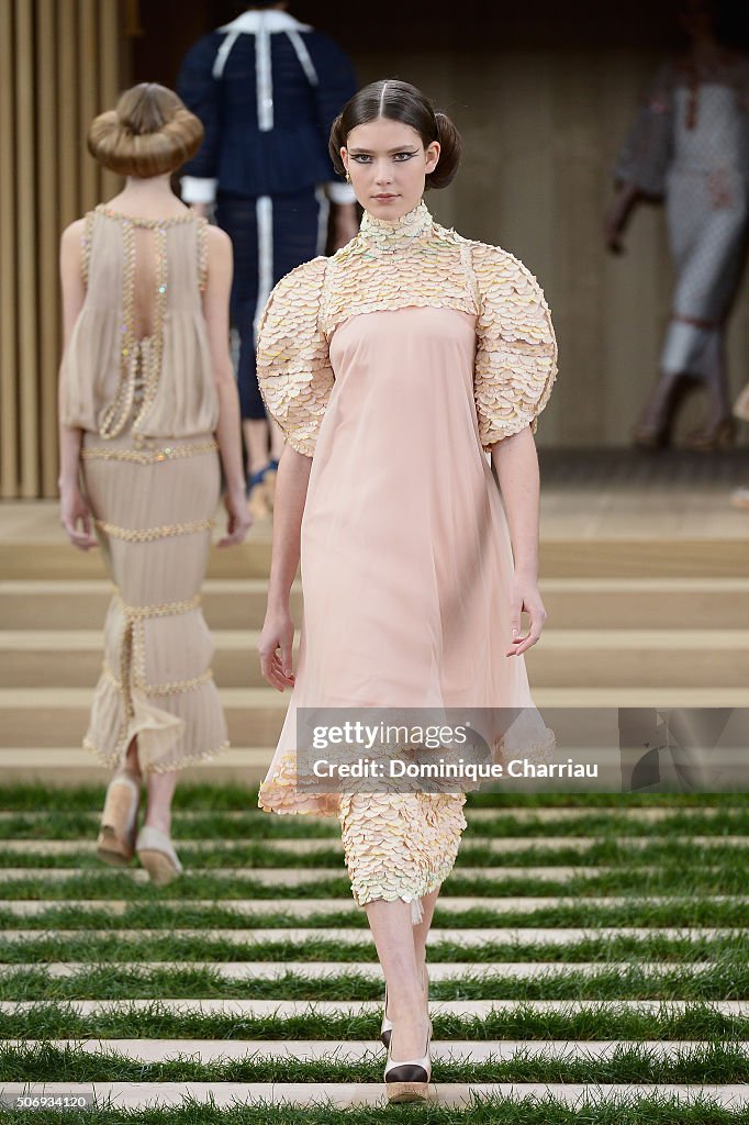 Chanel : Runway - Paris Fashion Week - Haute Couture Spring Summer 2016