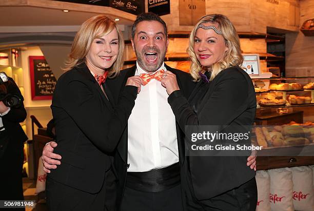 Saskia Valencia, Pedro da Silva and Birgit Fischer-Hoeper, Munich Connexxxions during the Smoking Cocktail at Kaefer Atelier on January 26, 2016 in...