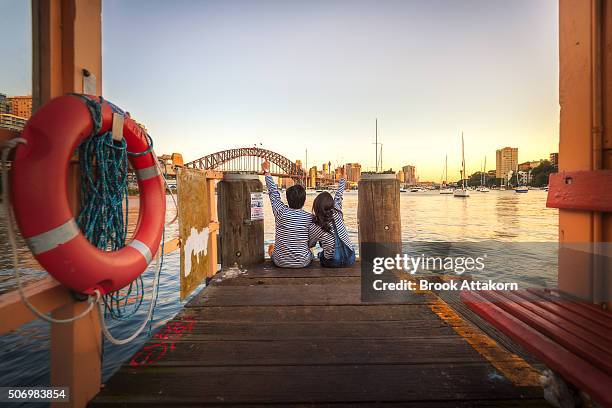 couple view in sydney - family holidays australia stock-fotos und bilder