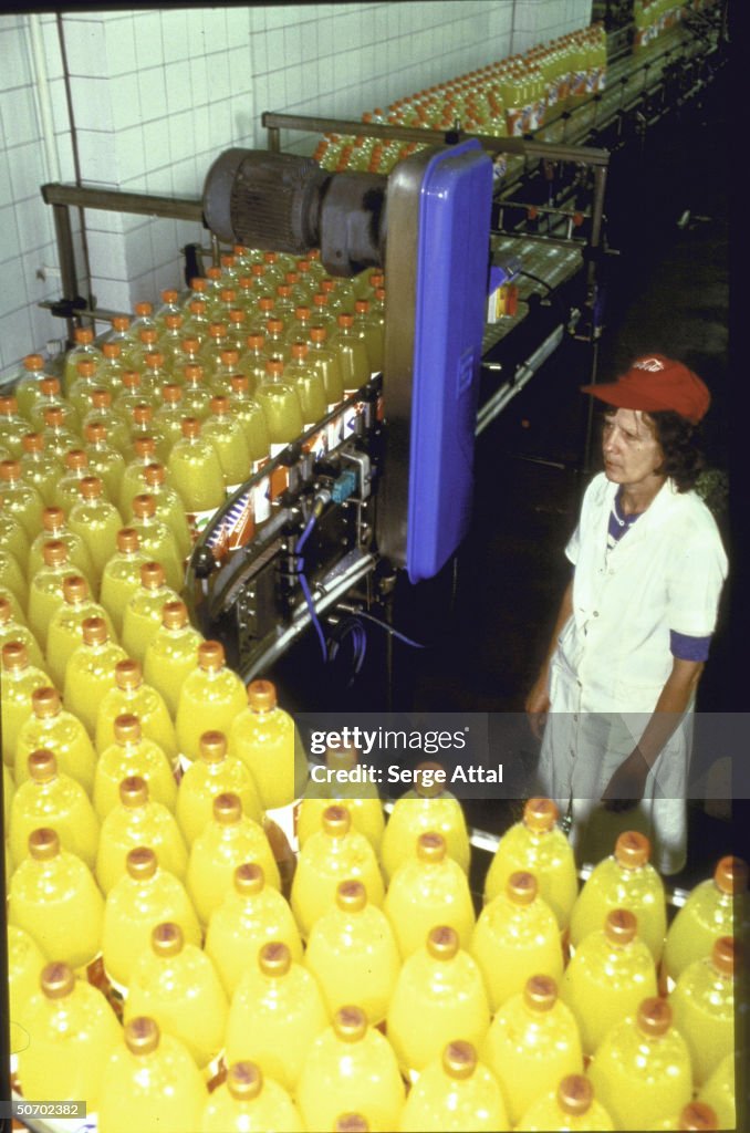 Factory worker wearing cap w. co. logo i