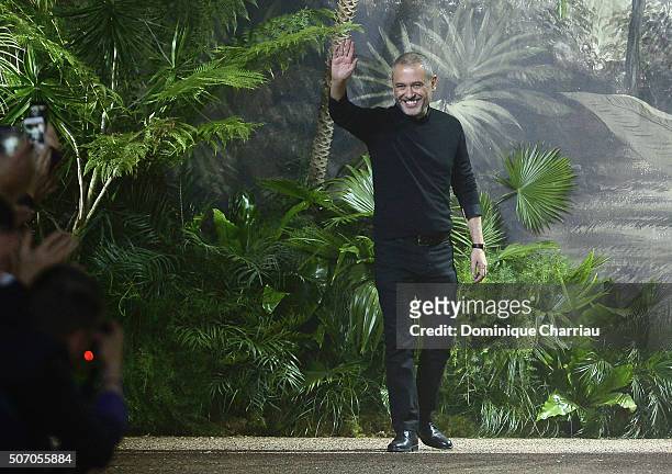 Elie Saab aknowledges the applause after his show as part of Paris Fashion Week on January 27, 2016 in Paris, France.