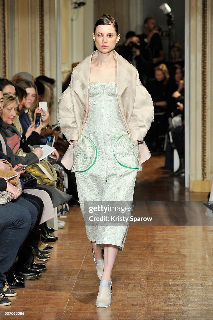 Ilja : Runway - Paris Fashion Week - Haute Couture Spring Summer 2016