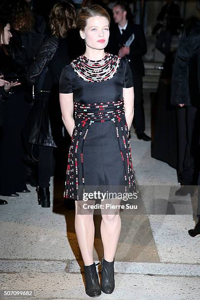 Melanie Thierry arrives at the Valentino fashion show during Paris Fashion Week Haute Couture Spring/Summer 2016 on January 27, 2016 in Paris, France.