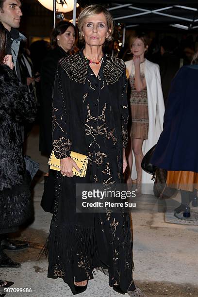 Isabella Ferrari arrives at the Valentino fashion show during Paris Fashion Week Haute Couture Spring/Summer 2016 on January 27, 2016 in Paris,...