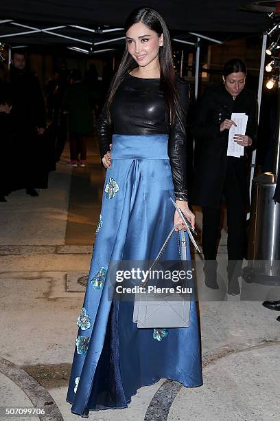 Guest arrives at the Valentino fashion show during Paris Fashion Week Haute Couture Spring/Summer 2016 on January 27, 2016 in Paris, France.