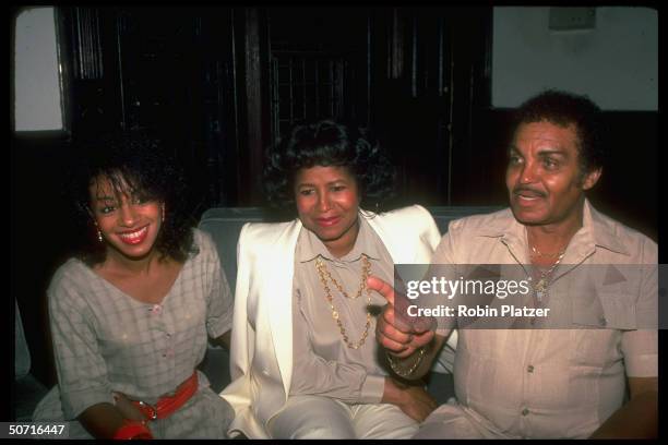 Rebbie Jackson w. Her mother Katherine and father Joseph.