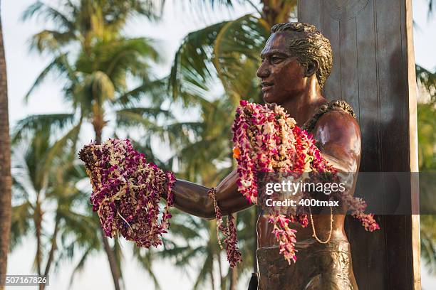 honolulu sunset - duke kahanamoku stock pictures, royalty-free photos & images