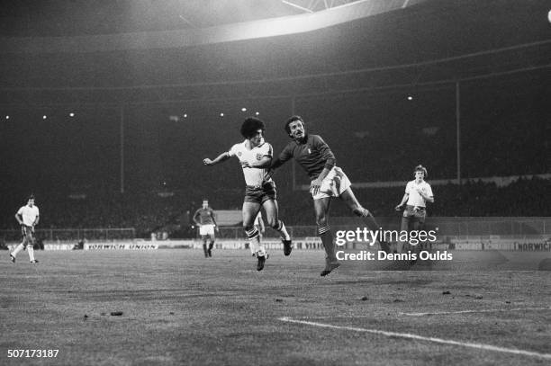 Kevin Keegan of England scores the first goal in a World Cup qualifying match against Italy at Wembley Stadium, London, 17th November 1977. England...