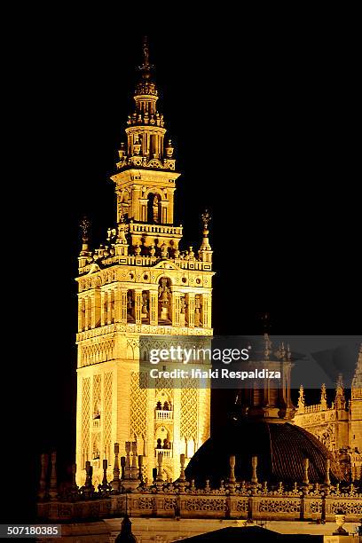 giralda by night - iñaki respaldiza imagens e fotografias de stock