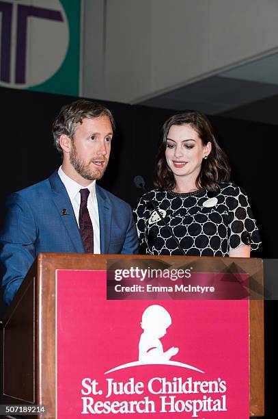 Actress Anne Hathaway and husband Adam Shulman attend the LA Art Show And Los Angeles Fine Art Show's 2016 Opening Night Premiere Party Benefiting...