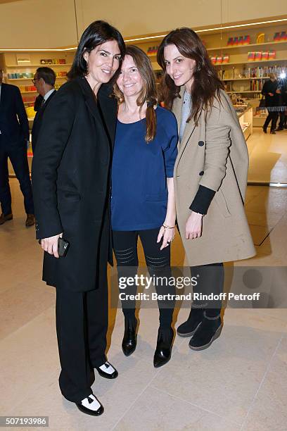 Manuela Suarez de Poix, Isabella Capece and Alexandra Fain attend the "Bentu" Exhibition at the Louis Vuitton Foundation, Co-organized with the...