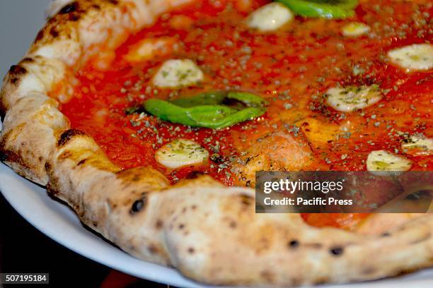 Pizza Marinara Di Giuseppe Carpretti: Tomato, Garlic, Oregano.