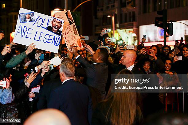 Will Smith attends 'La Verdad Duele' premiere on January 27, 2016 in Madrid, Spain.