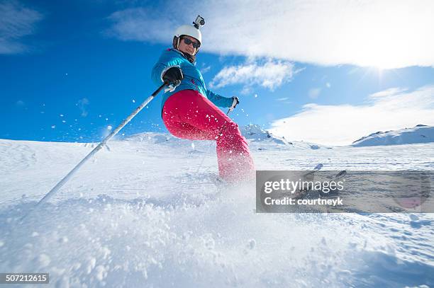 雌スキー回転 - ski new zealand ストックフォトと画像