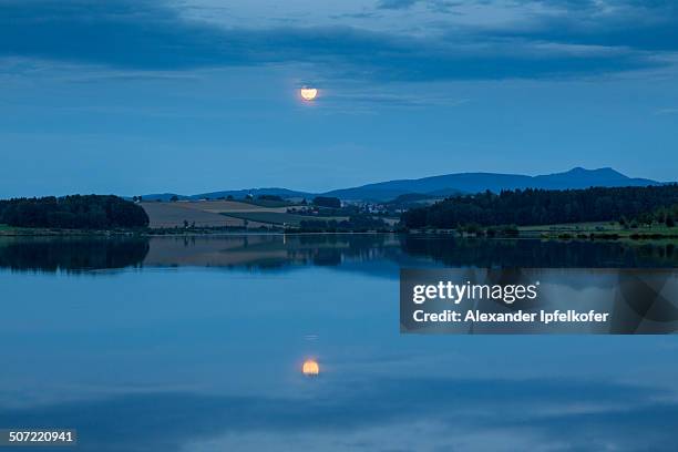 supermoon sunday  - フルトイ�ムヴァルト ストックフォトと画像